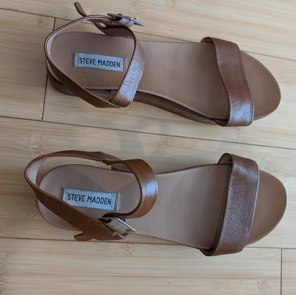 Steve Madden wedge sandals - Picture 3 of 3